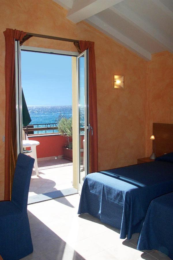 보르디게라 Acqua Di Mare B&B 외부 사진